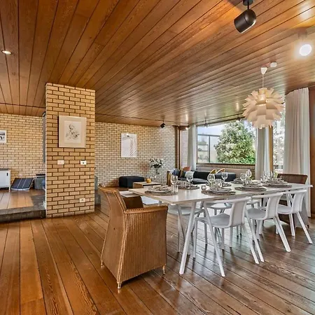 Vakantiehuis Huswell - Modernist Design House With Garden Near The