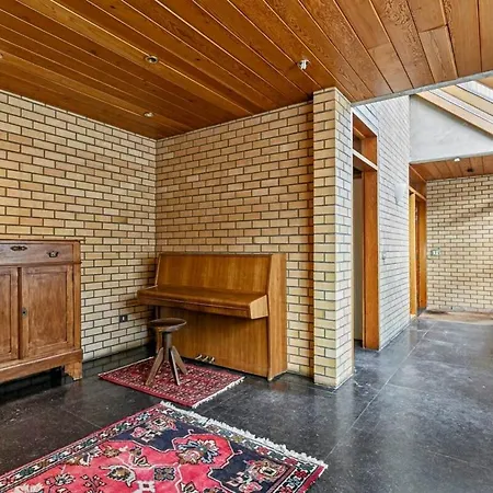 Huswell - Modernist Design House With Garden Near The Tatil Evi